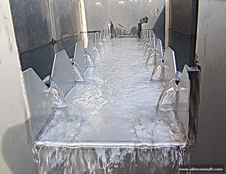 Particolare canalina di raccolta chiarificato &raquo; Depurazione acque con impianti chimico fisici SL